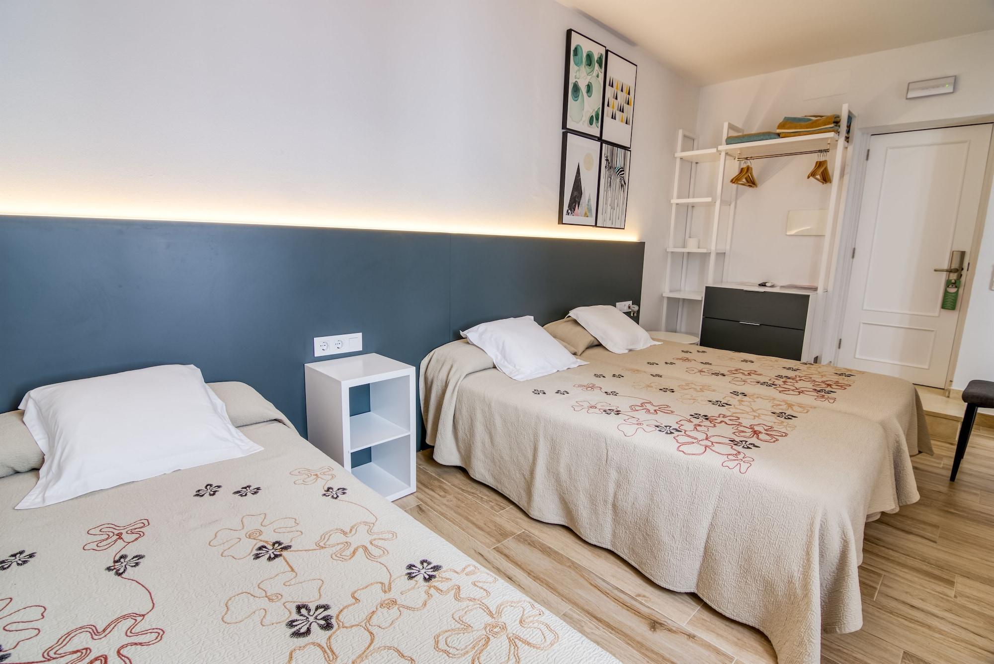 Hostal La Isla Mahon  Bagian luar foto