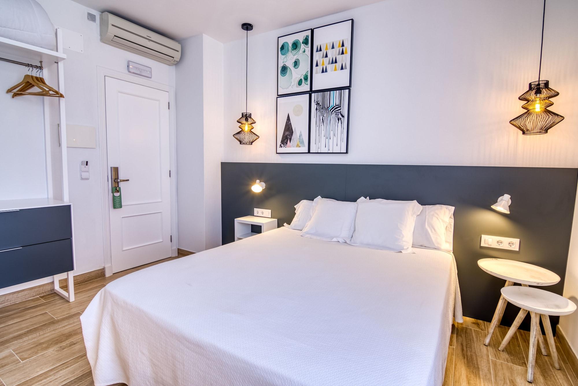 Hostal La Isla Mahon  Bagian luar foto