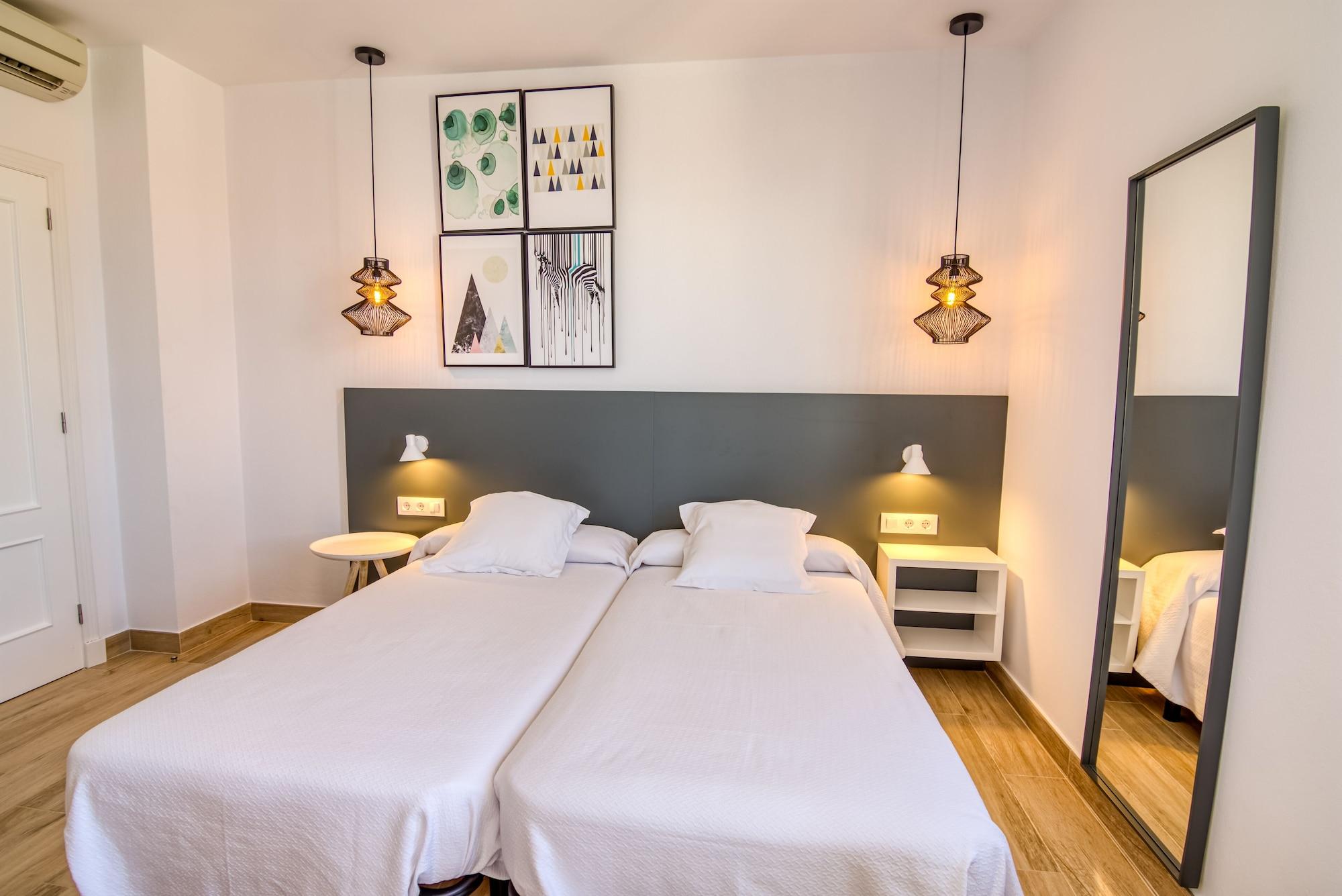 Hostal La Isla Mahon  Bagian luar foto