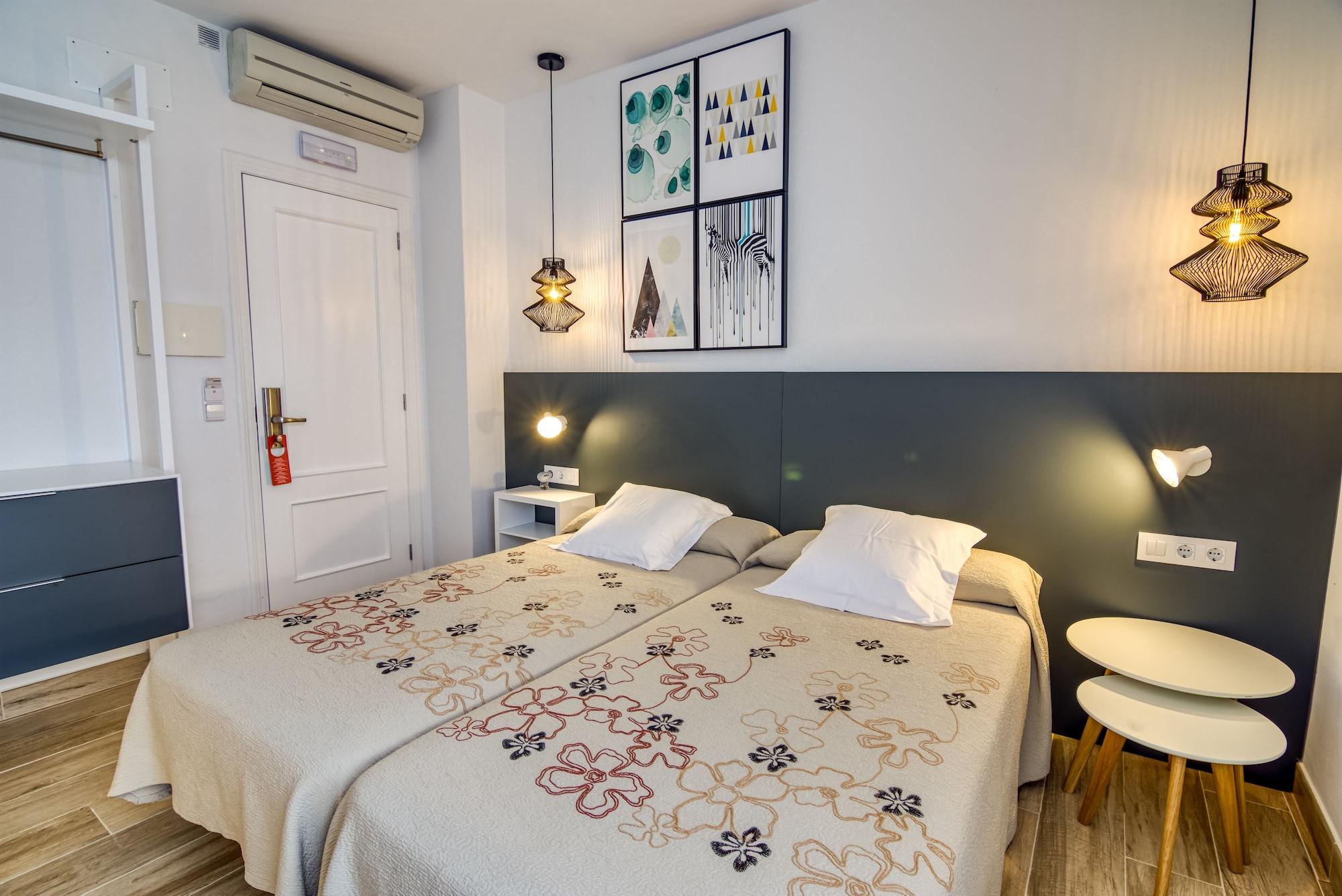 Hostal La Isla Mahon  Bagian luar foto