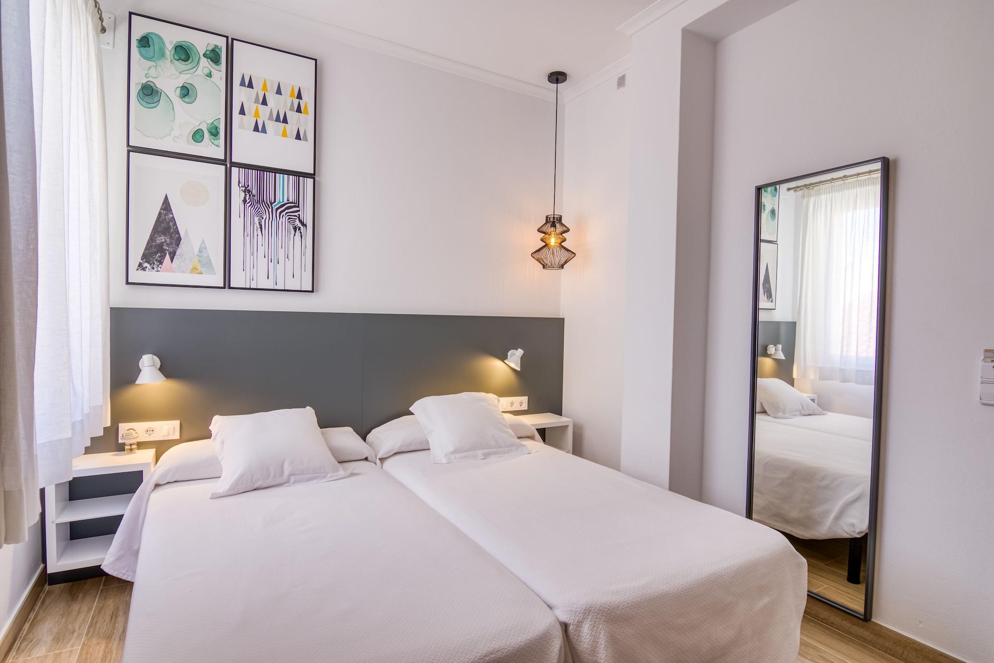 Hostal La Isla Mahon  Bagian luar foto