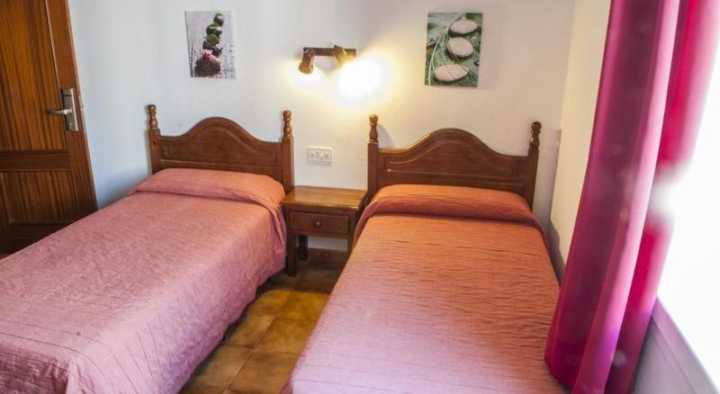 Hostal La Isla Mahon  Ruang foto